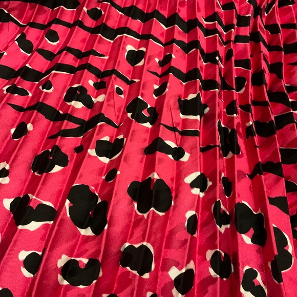 VALENTINO Long Pleated Silk Skirt - Picture 6 of 7